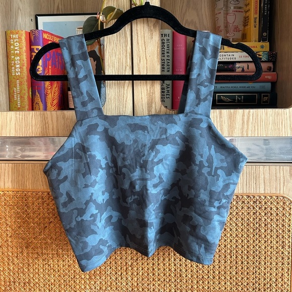 barre3 Tokalon Clothing Stylish Gray Camouflage Women's Athletic Top - Picture 3 of 5